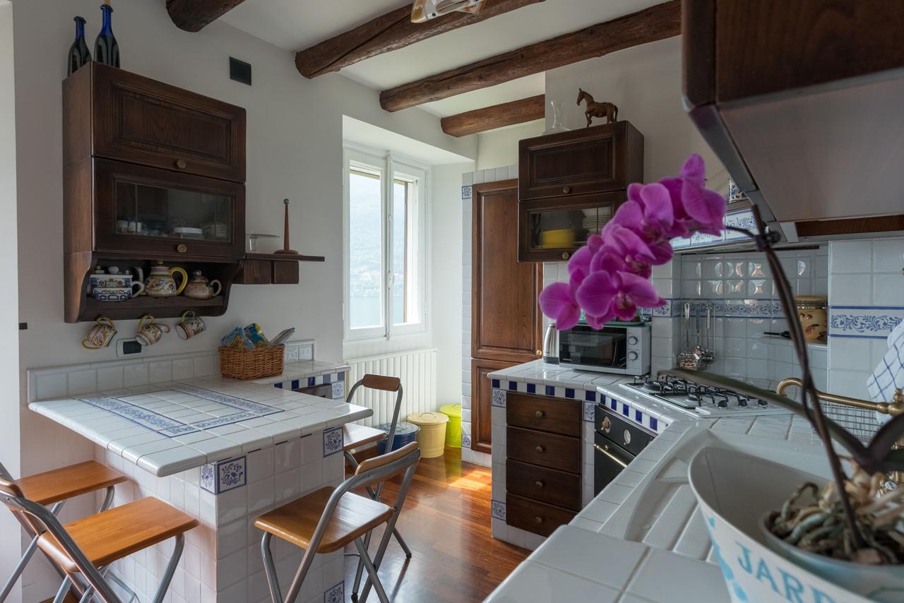 Una Terrazza Da Sogno By Rent All Como Apartment Carate Urio Bagian luar foto